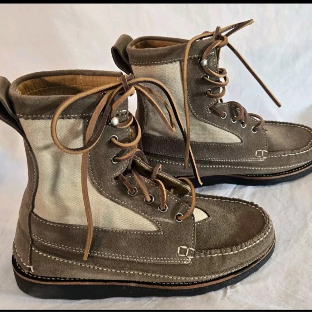 SOLD Easymoc Rangeley Boots 🥾